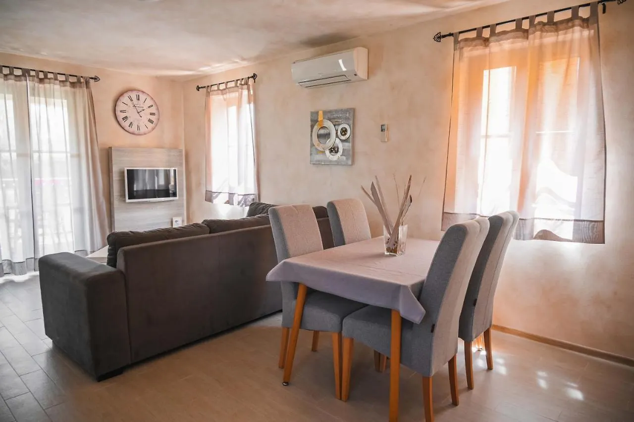 Teo Apartments Funtana Kroatien